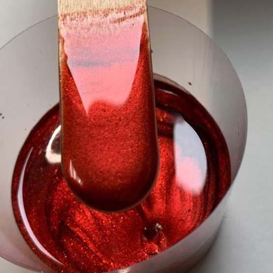 Karmin crveni metalik pigment za epoksi smolu